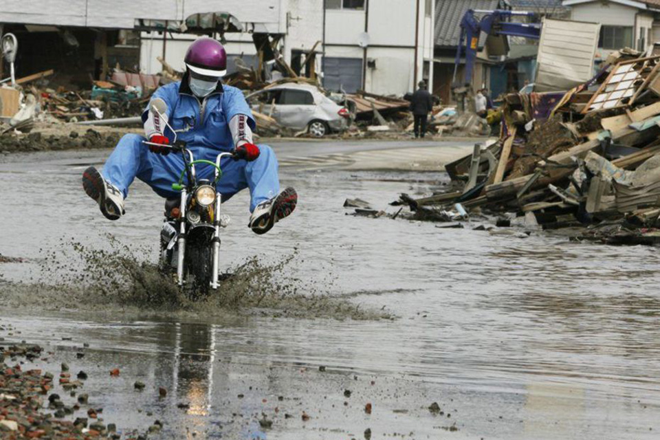 Moto et inondations - mini4temps.fr