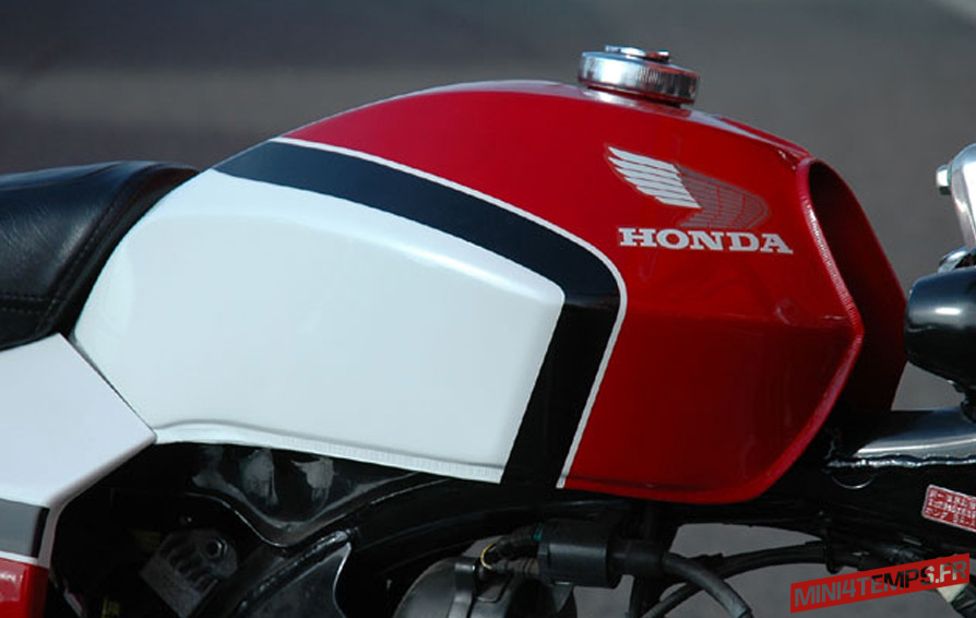 Transformer votre Honda Monkey en mini CBX 400F - mini4temps.fr
