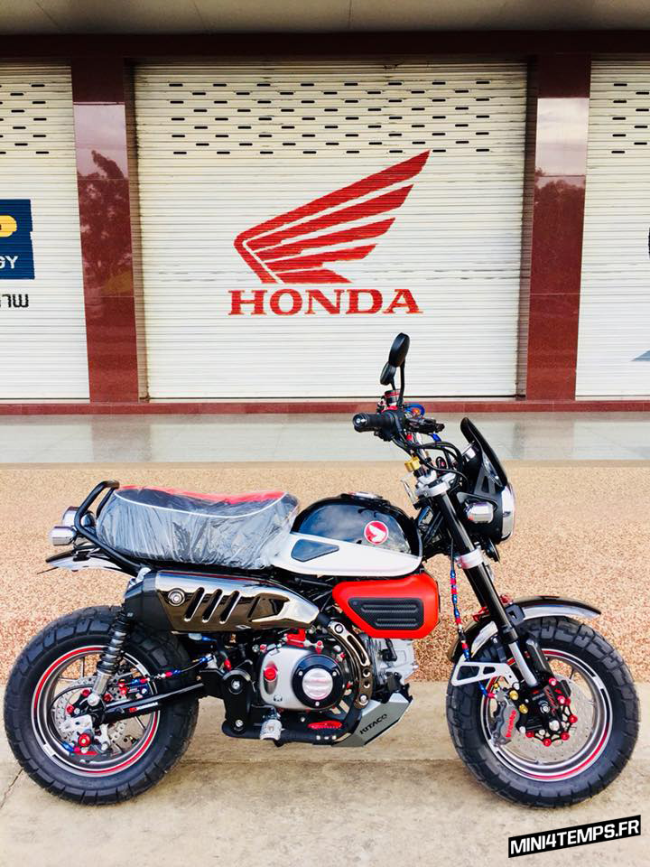 Honda Monkey 125 Black&Red - mini4temps.fr