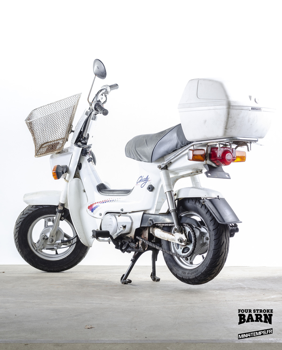 Le Honda Chaly white de Four Stroke Barn - mini4temps.fr
