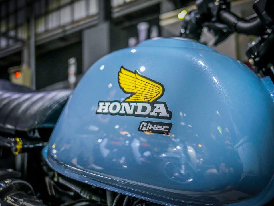 Le Honda Monkey 125 bleu crème du Cub House Chonburi - mini4temps.fr