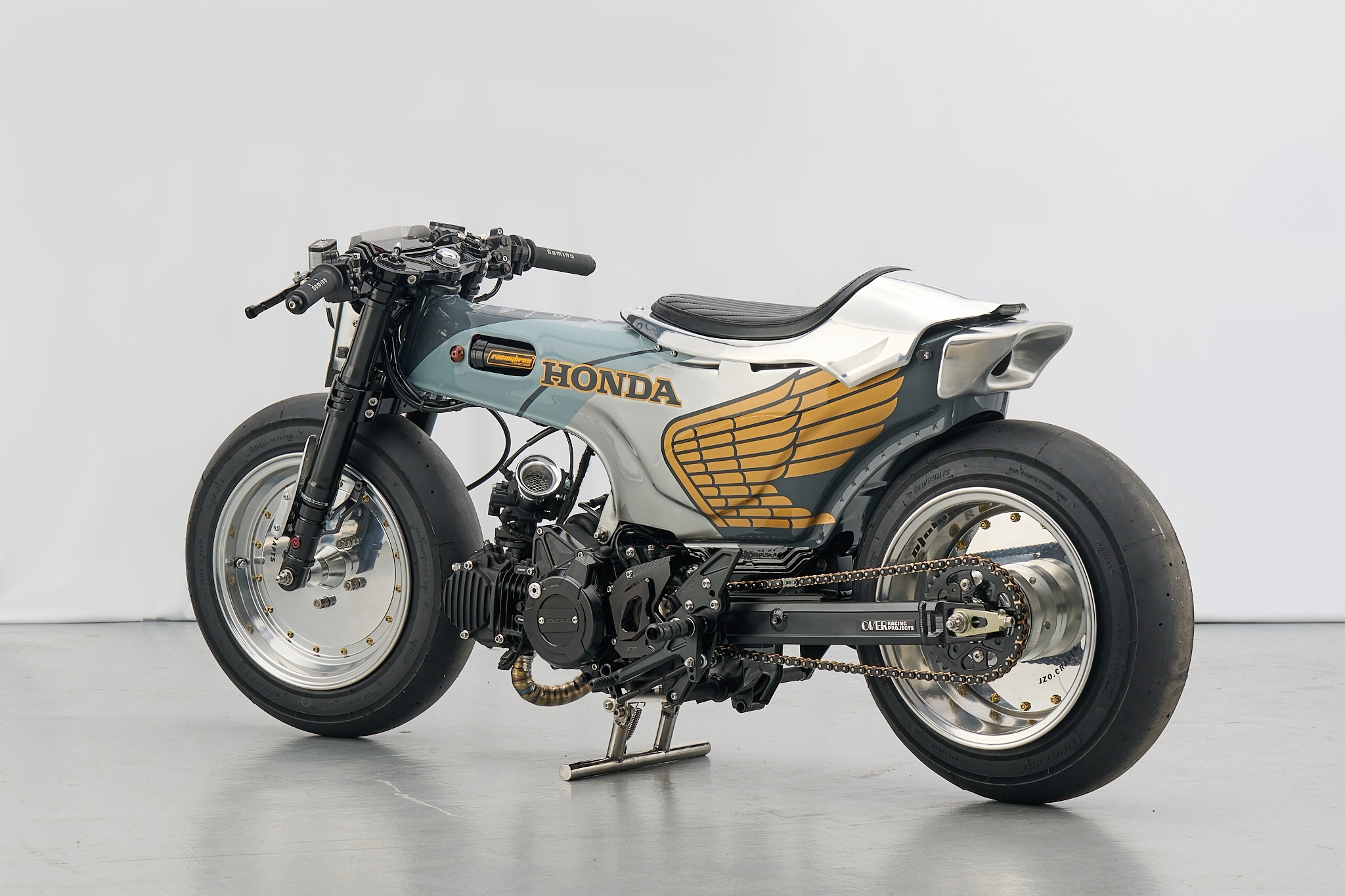 Le Honda ST125 Dax "N.J. Raptor" de Jzo Crafts - Mini4temps.fr
