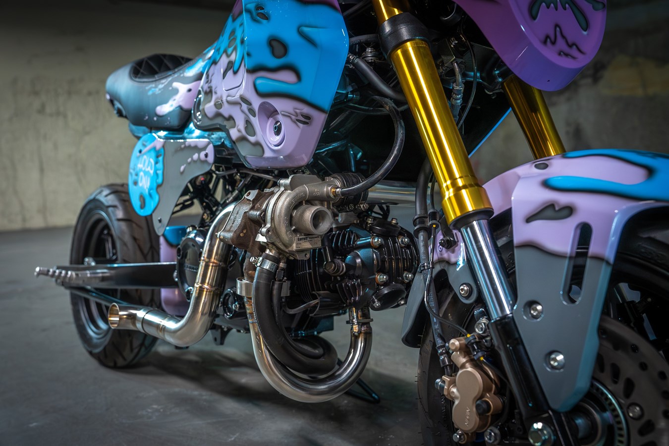 Honda MSX 125 Grom "Hold On !" de l'artiste Matt B Customs et de Guy Willison - Mini4temps.fr