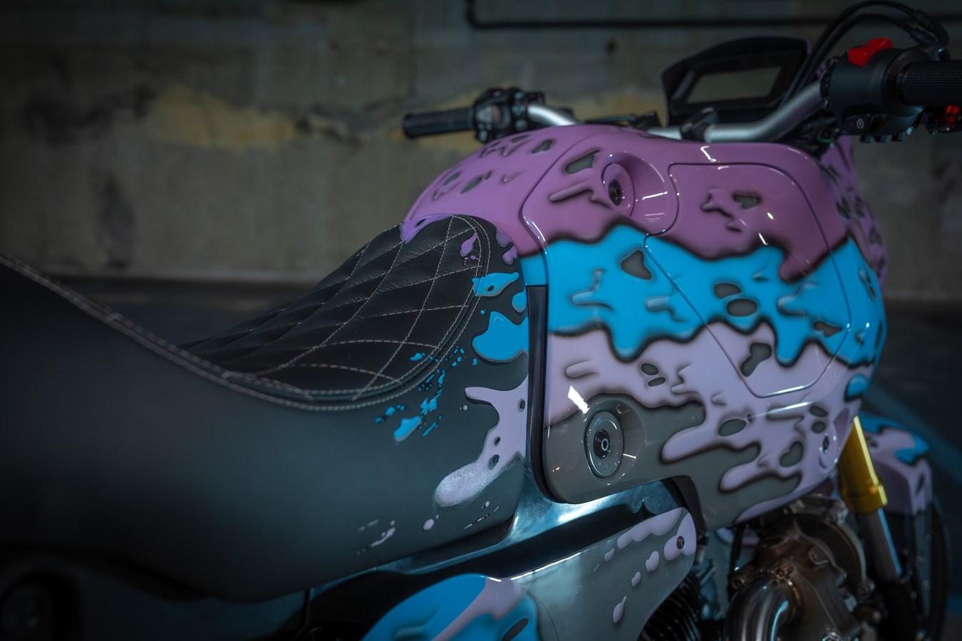 Honda MSX 125 Grom "Hold On !" de l'artiste Matt B Customs et de Guy Willison - Mini4temps.fr