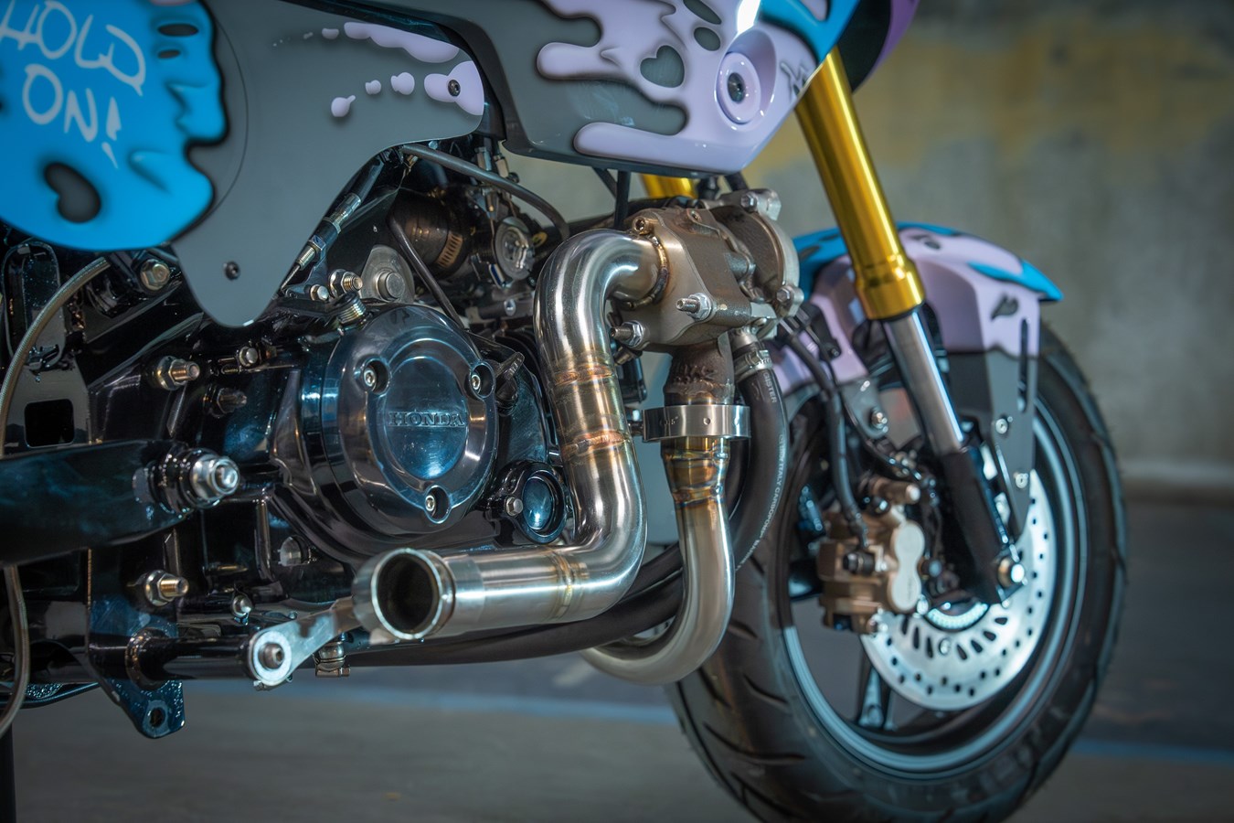 Honda MSX 125 Grom "Hold On !" de l'artiste Matt B Customs et de Guy Willison - Mini4temps.fr